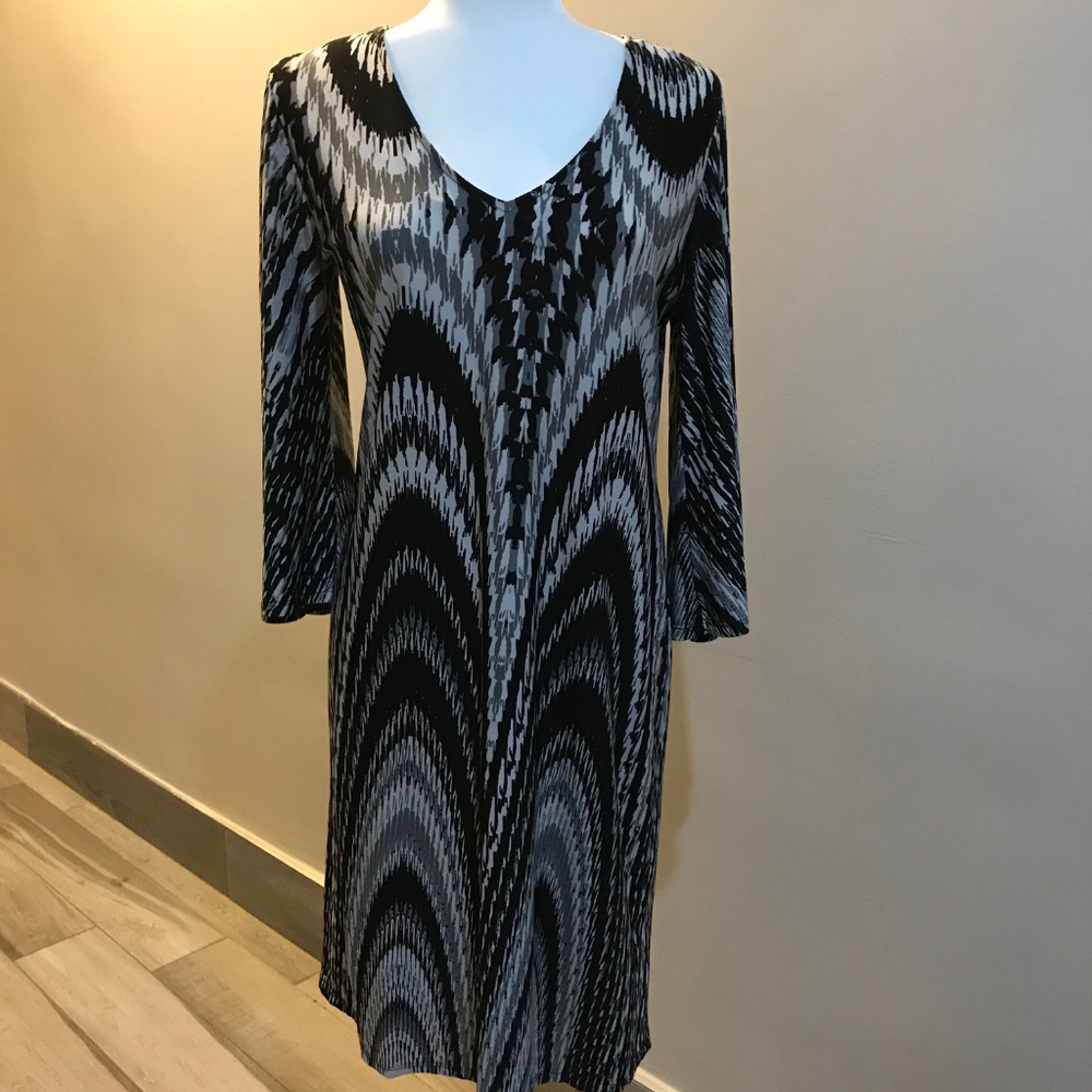 V by Eva psychedelic print shift dress-NWT